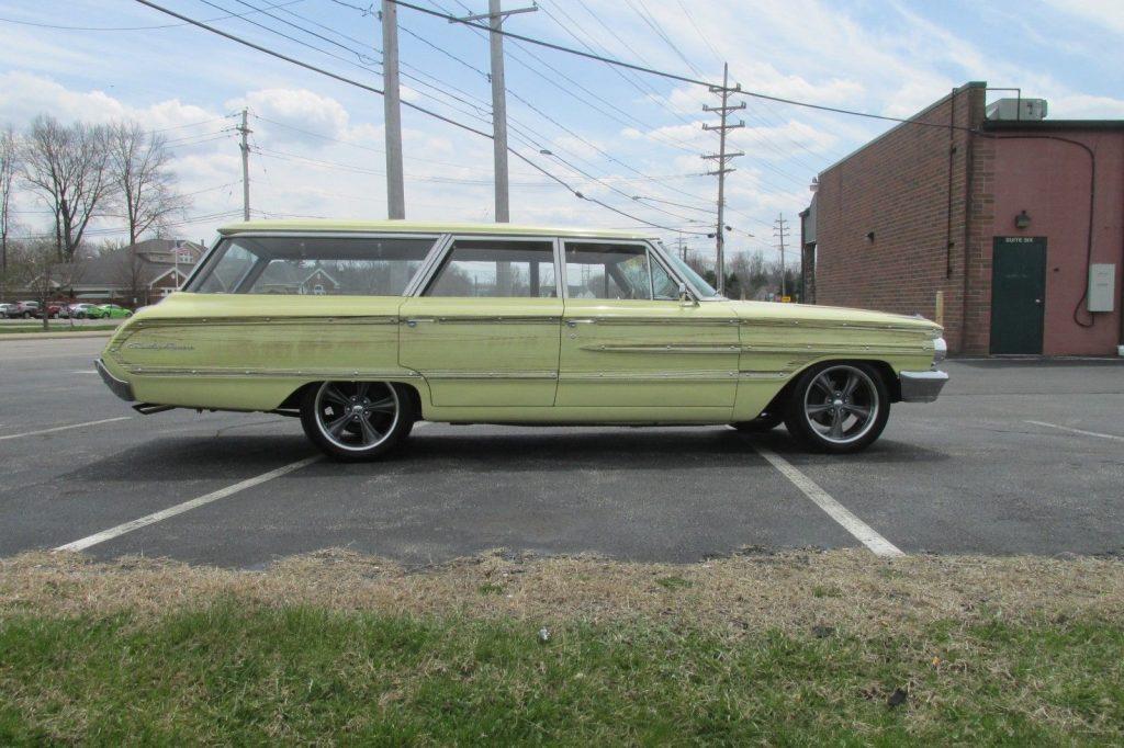 NICE 1964 Ford Country Squire