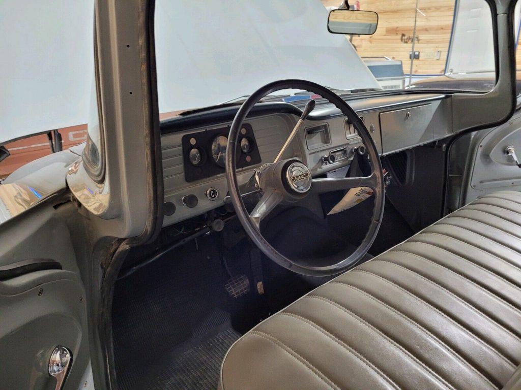 1960 GMC C1000 Deluxe–