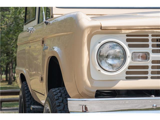 1966 Ford Bronco Bronco, 3 on tree Shift,straight 6 Engine