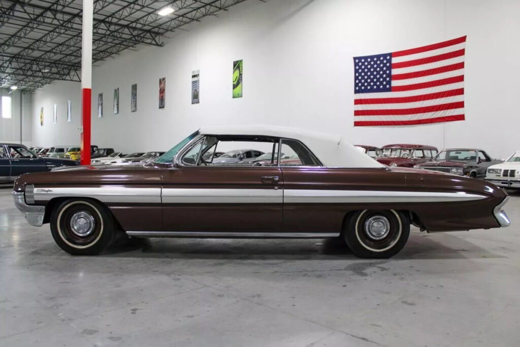 1961 Oldsmobile Starfire Convertible