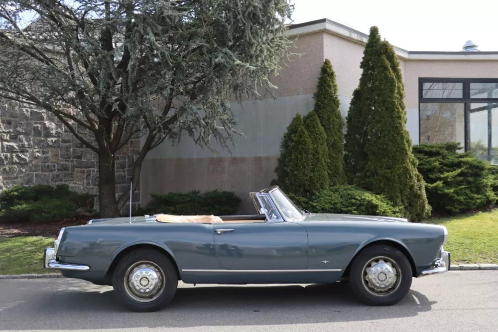 1963 Alfa Romeo 2600 Spider