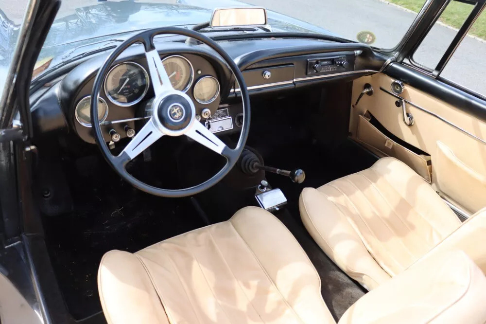 1963 Alfa Romeo 2600 Spider