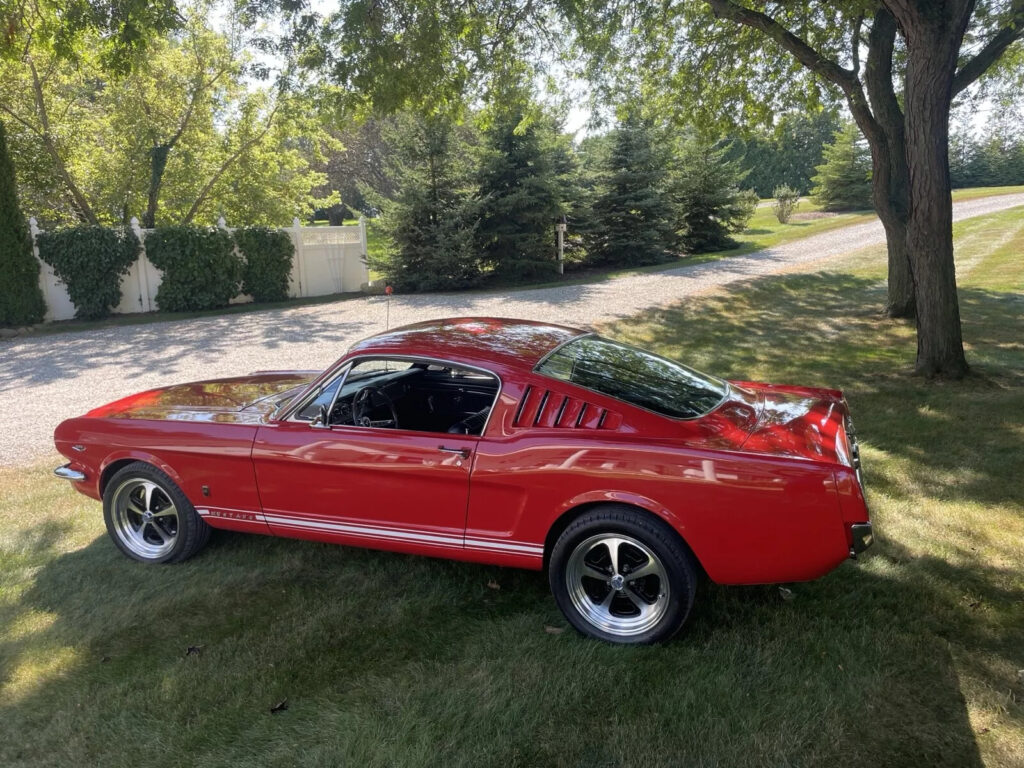 1965 Ford Mustang GT