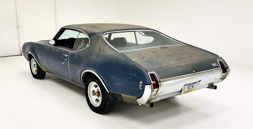 1969 Oldsmobile 442 Holiday 2 Door Hardtop