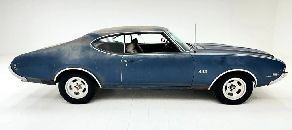 1969 Oldsmobile 442 Holiday 2 Door Hardtop