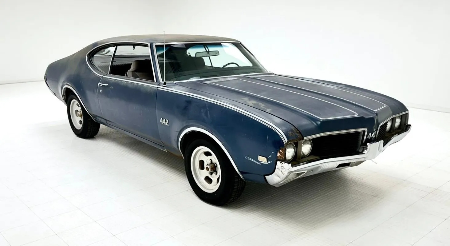 1969 Oldsmobile 442 Holiday 2 Door Hardtop