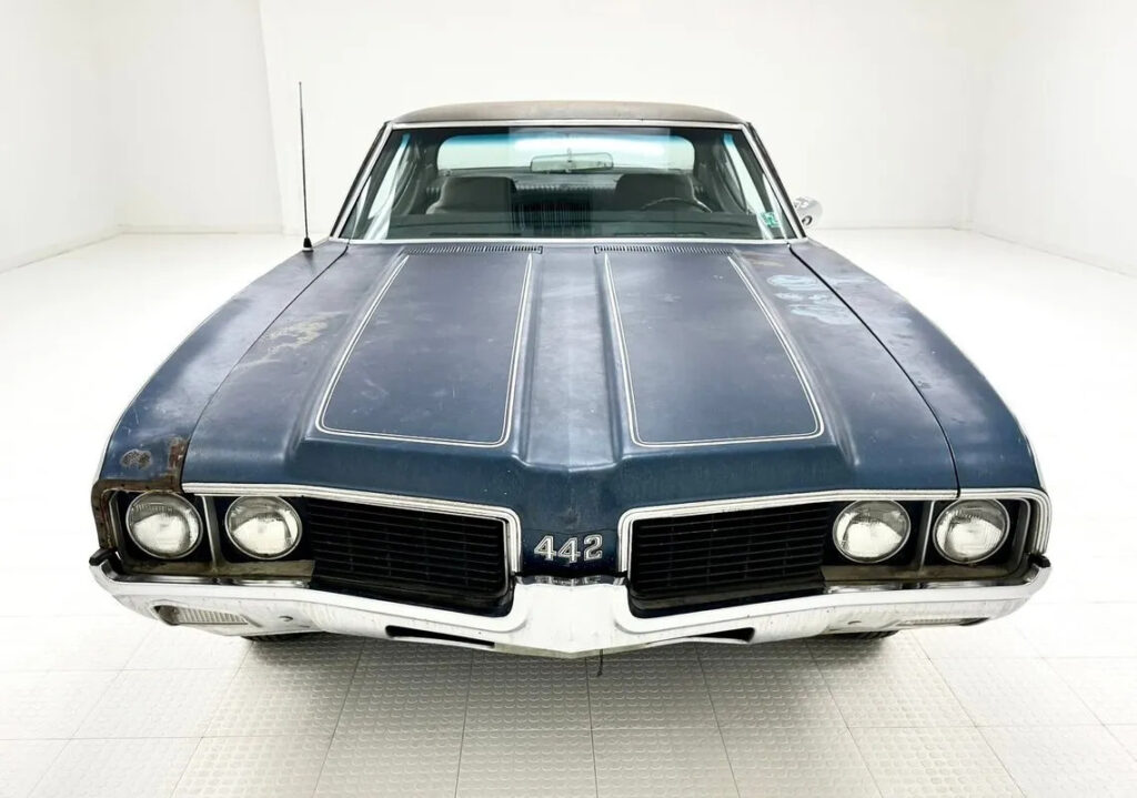 1969 Oldsmobile 442 Holiday 2 Door Hardtop