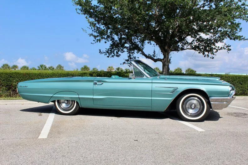 1965 Ford Thunderbird