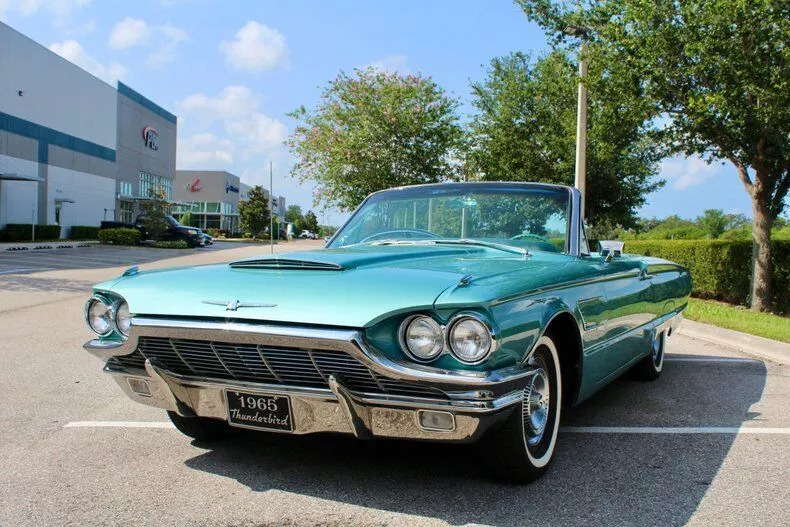 1965 Ford Thunderbird