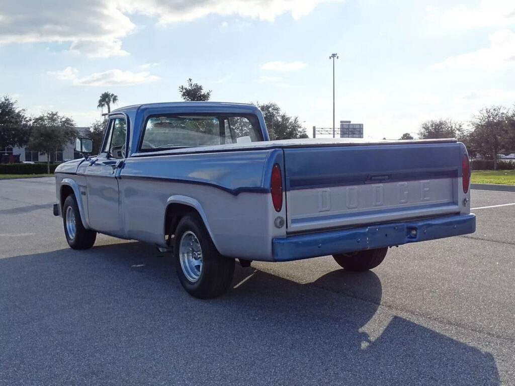 1968 Dodge D100