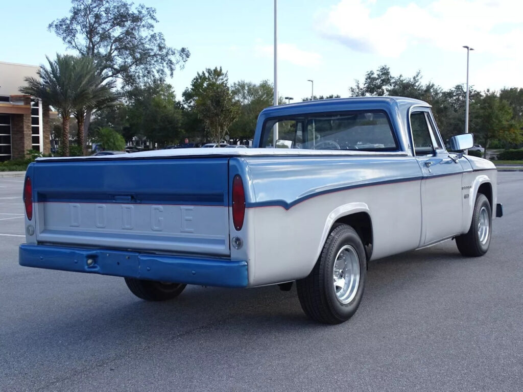 1968 Dodge D100