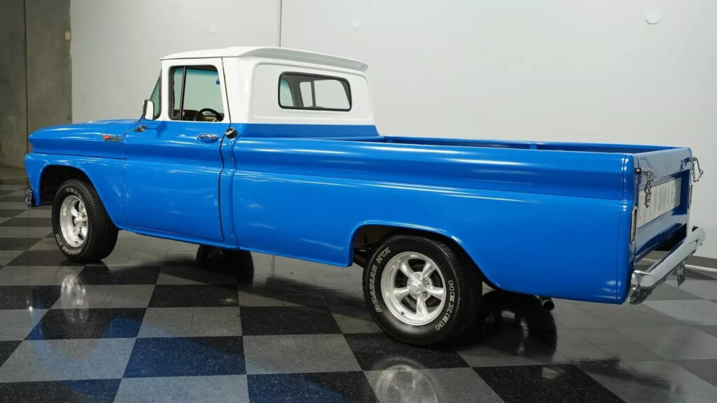 1962 Chevrolet C-10 Fleetside Restomod