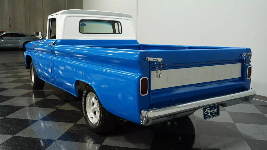 1962 Chevrolet C-10 Fleetside Restomod