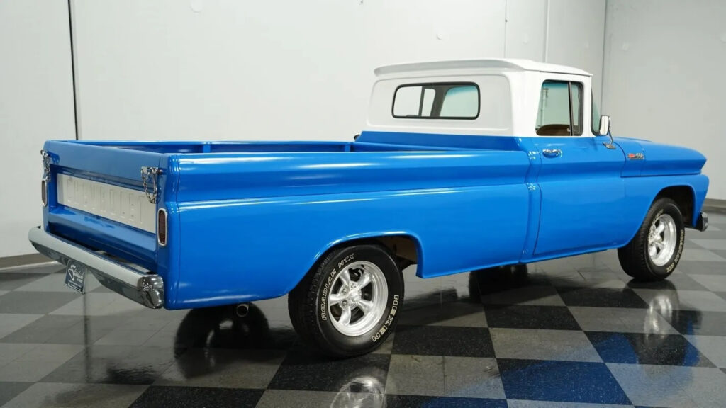 1962 Chevrolet C-10 Fleetside Restomod