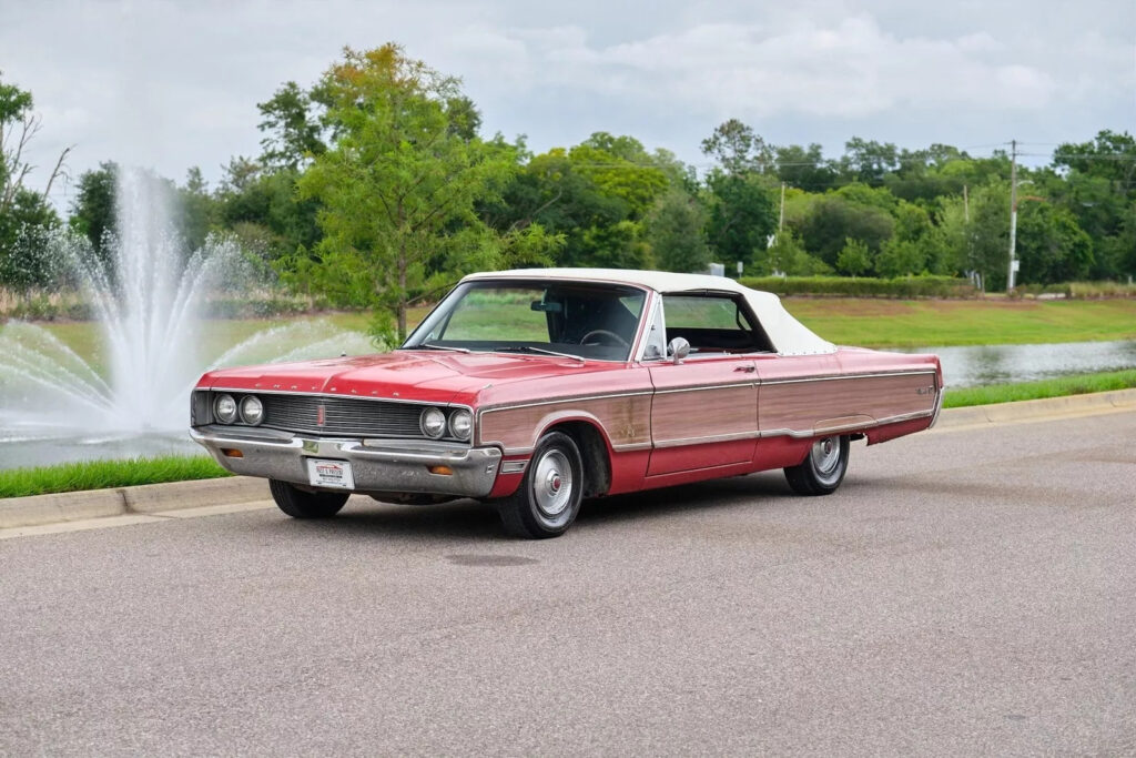 1968 Chrysler Newport Convertible