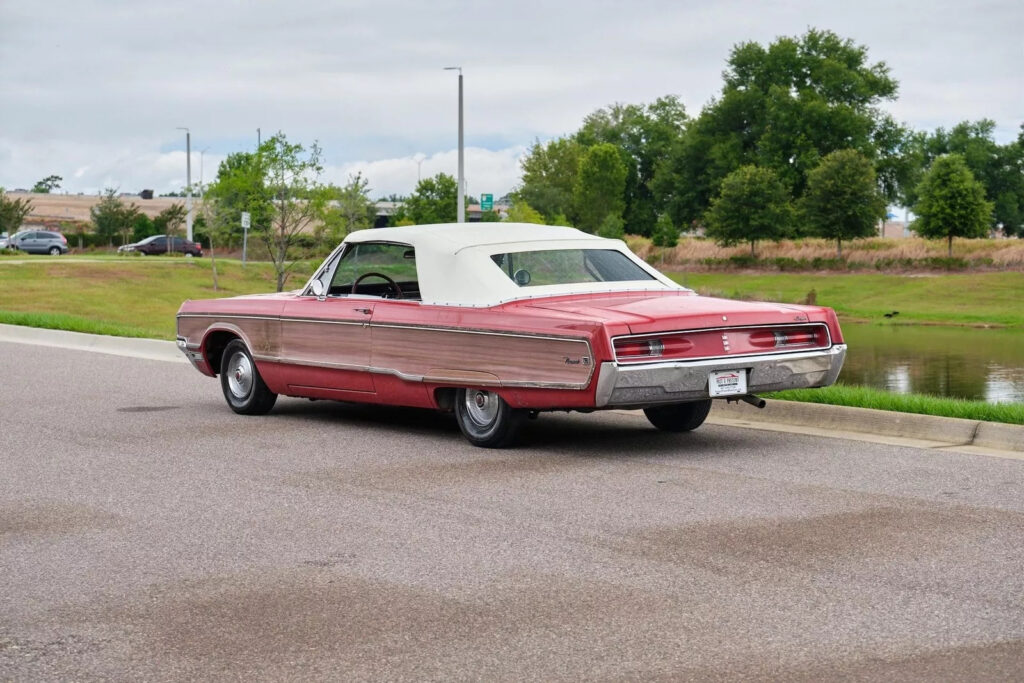 1968 Chrysler Newport Convertible