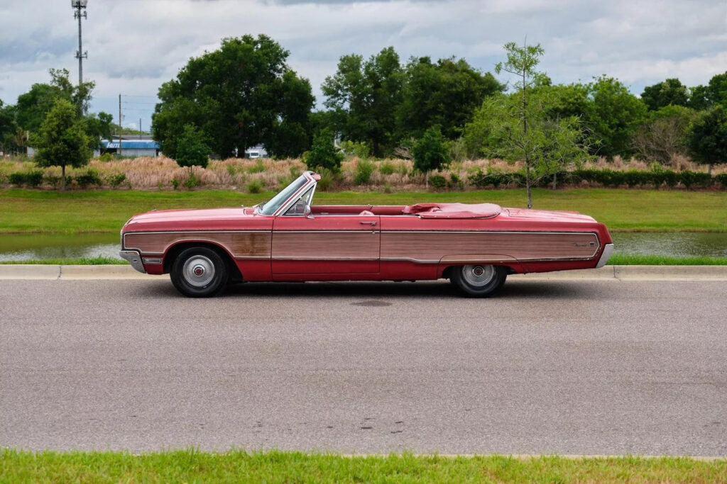 1968 Chrysler Newport Convertible