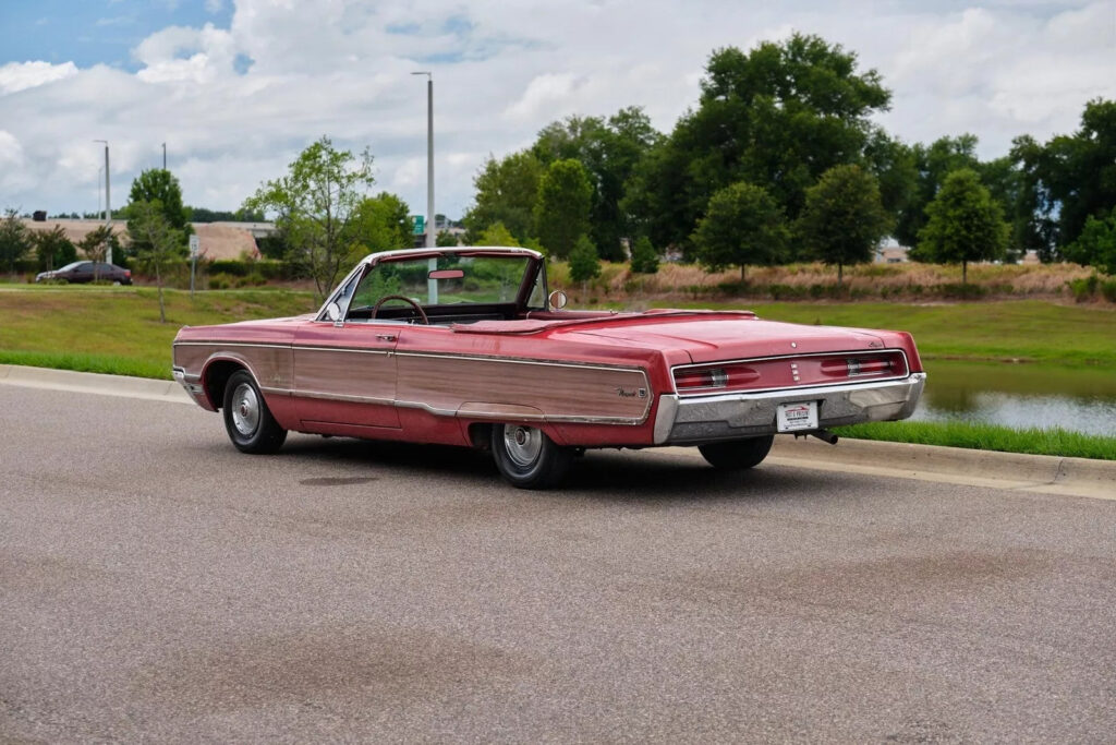 1968 Chrysler Newport Convertible