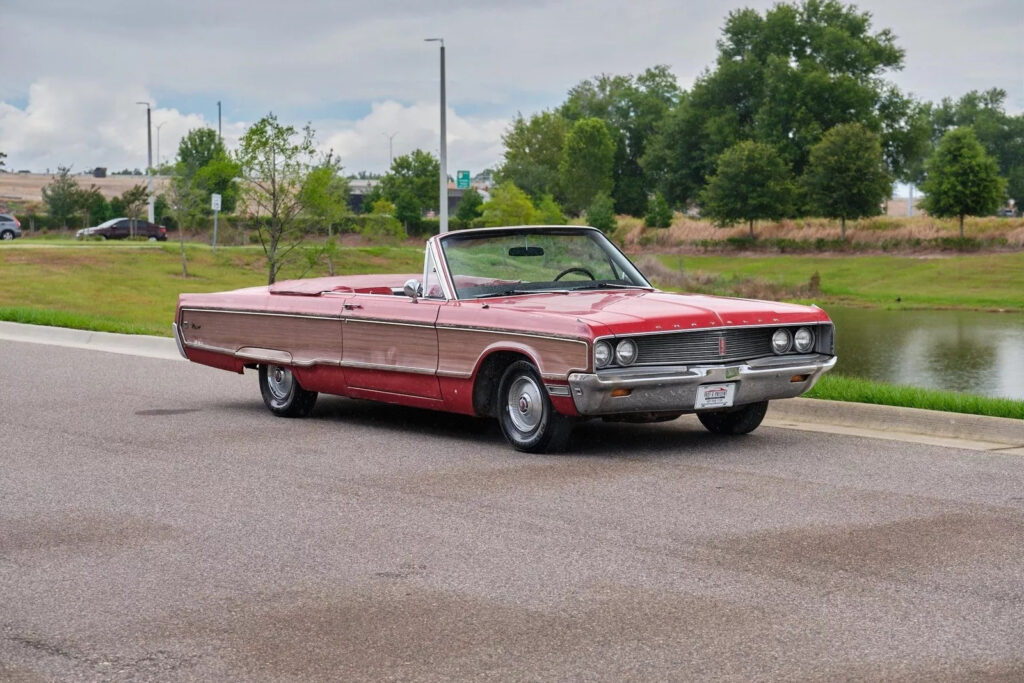 1968 Chrysler Newport Convertible