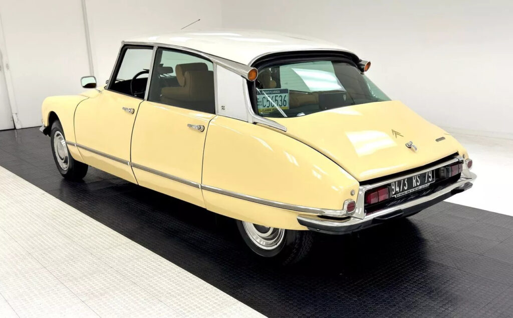 1968 Citroen DS 19 Sedan