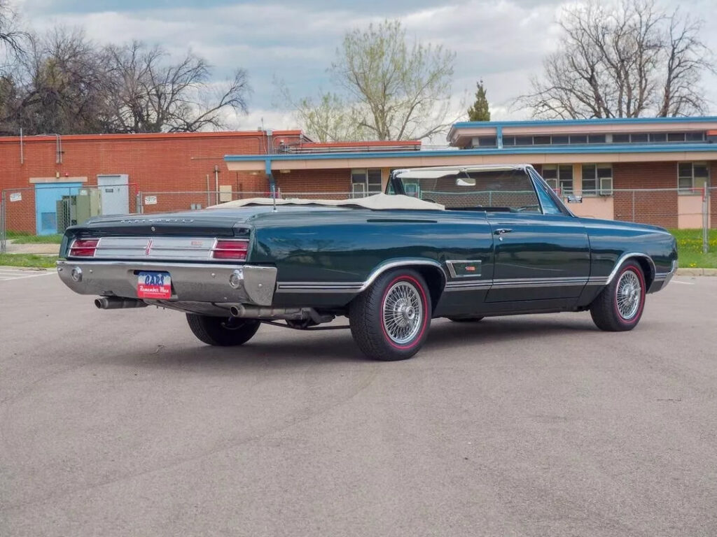 1965 Oldsmobile Cutlass 442 Frame-Off Restored | Forest Mist Green