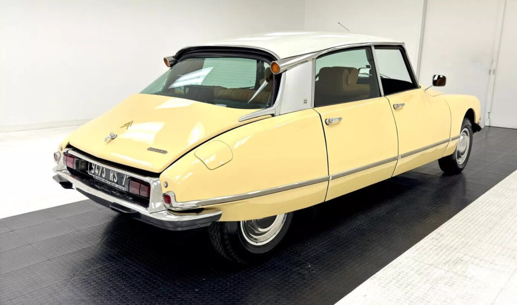 1968 Citroen DS 19 Sedan