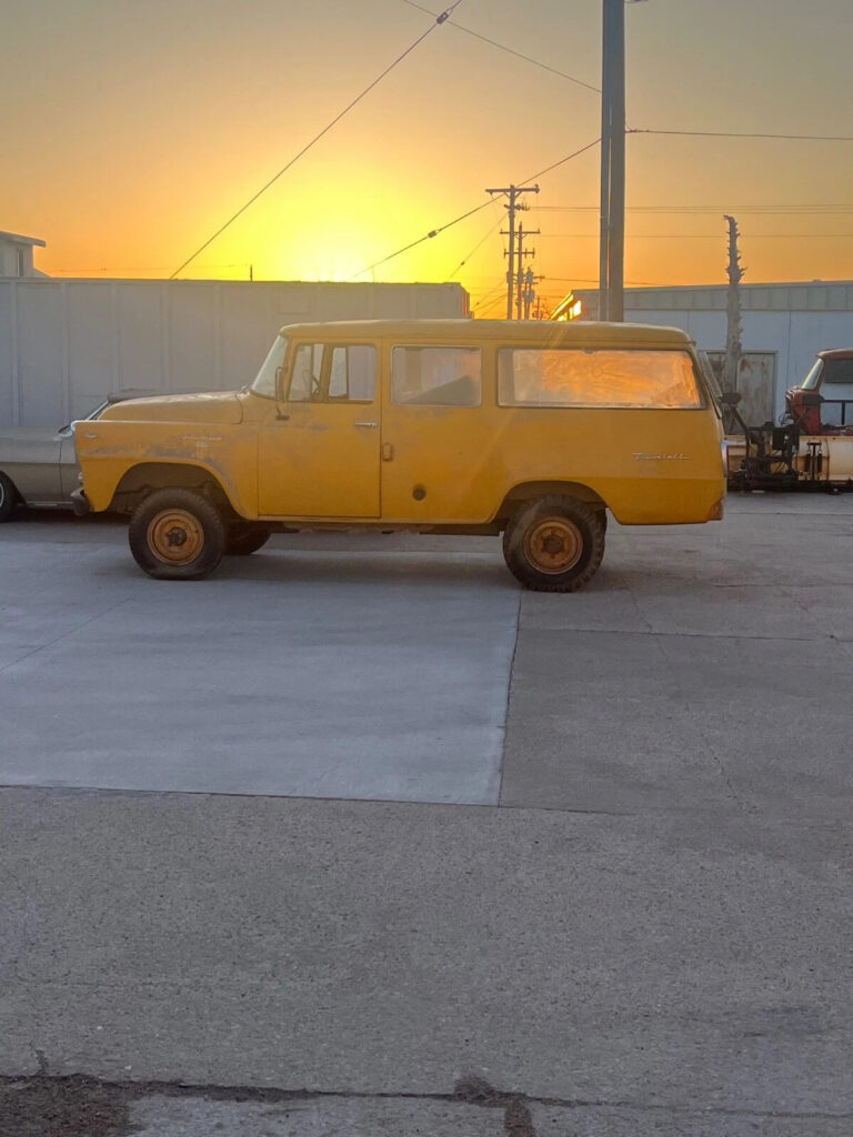 1960 International Harvester Travelall 120