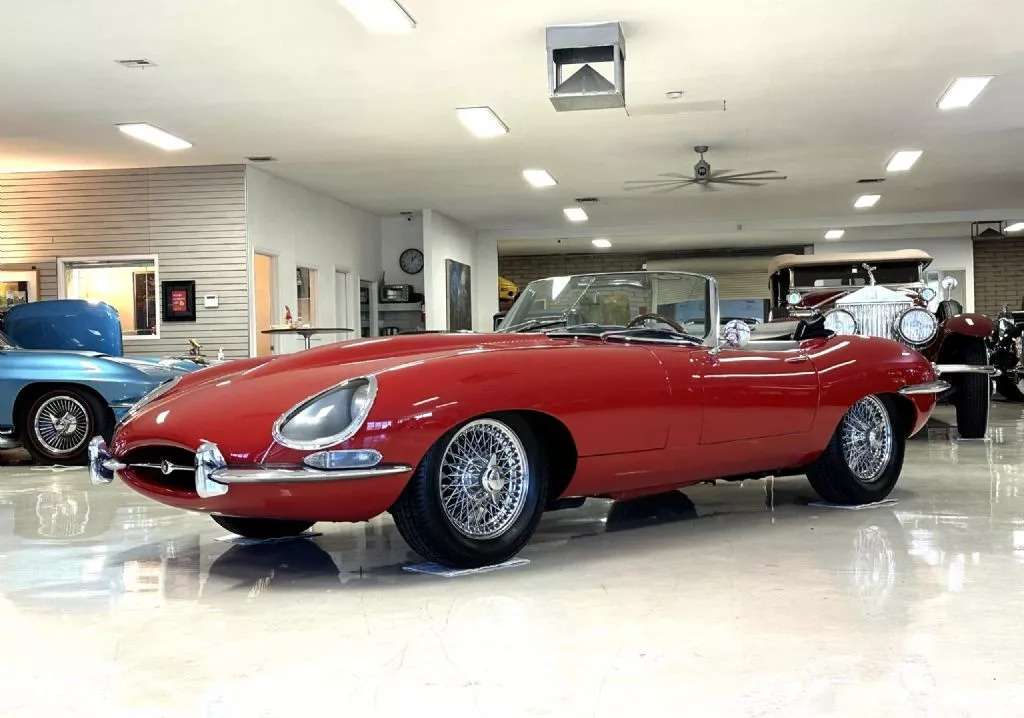 1962 Jaguar XKE Roadster / E-Type