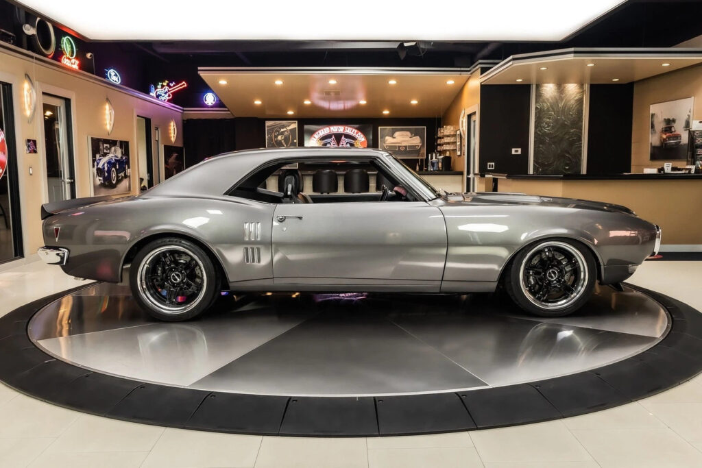 1968 Pontiac Firebird Restomod