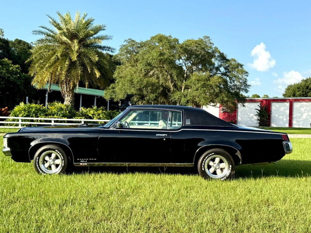 1969 Pontiac Grand Prix
