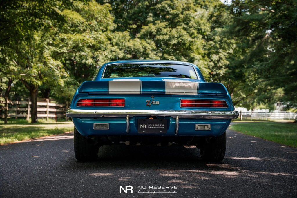 1969 Chevrolet Camaro Z/28 Tribute Muncie M21 4 Speed Restomod