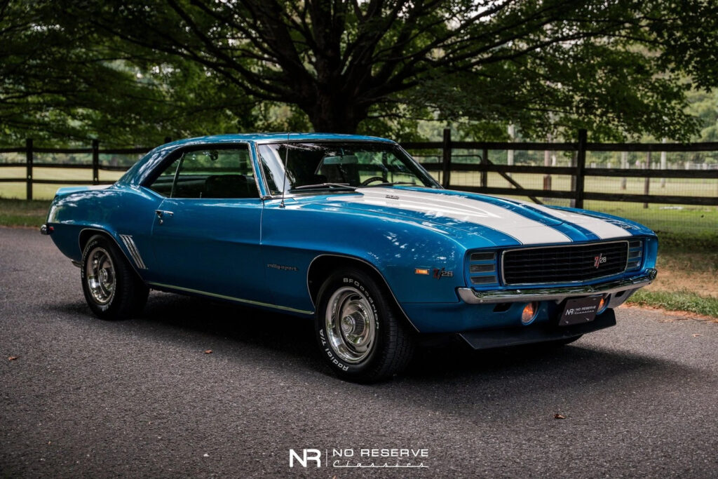 1969 Chevrolet Camaro Z/28 Tribute Muncie M21 4 Speed Restomod