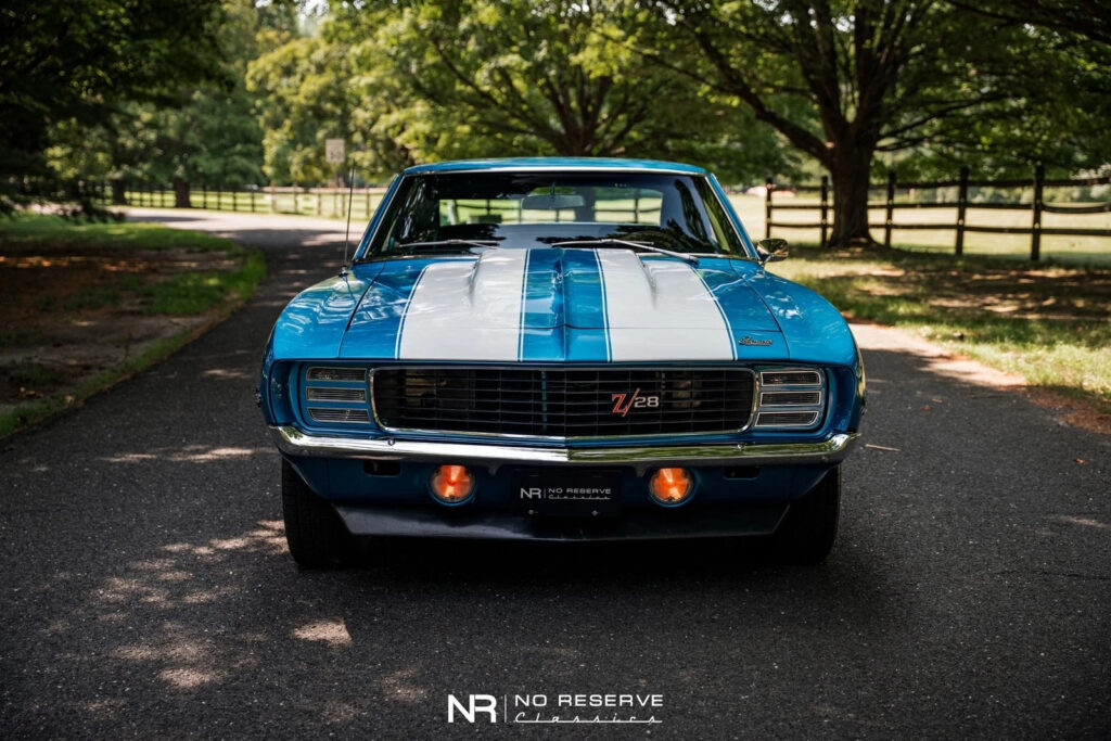 1969 Chevrolet Camaro Z/28 Tribute Muncie M21 4 Speed Restomod
