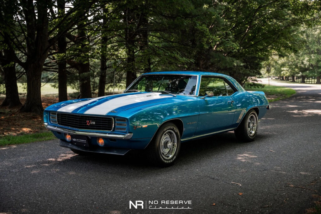 1969 Chevrolet Camaro Z/28 Tribute Muncie M21 4 Speed Restomod