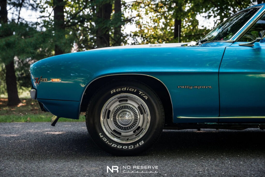1969 Chevrolet Camaro Z/28 Tribute Muncie M21 4 Speed Restomod