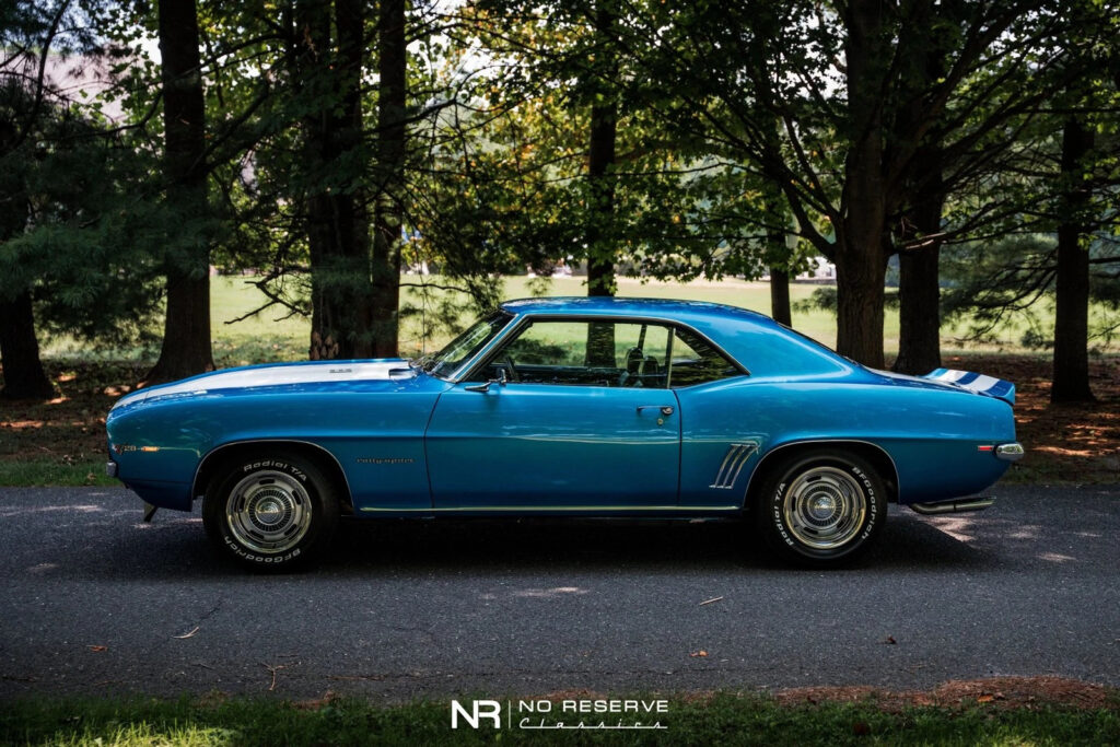 1969 Chevrolet Camaro Z/28 Tribute Muncie M21 4 Speed Restomod