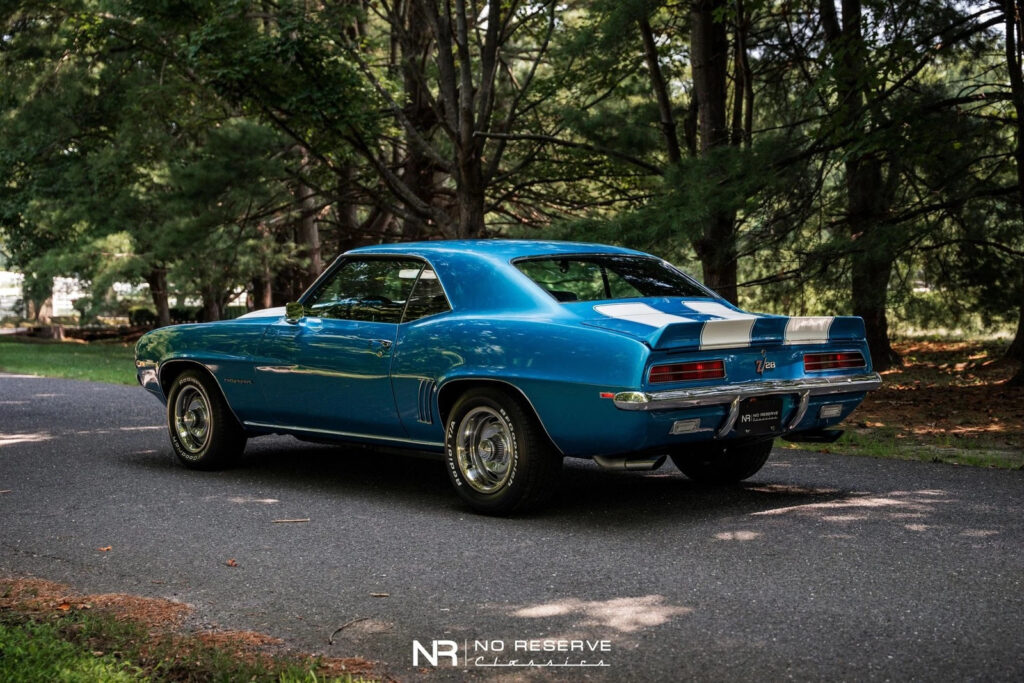 1969 Chevrolet Camaro Z/28 Tribute Muncie M21 4 Speed Restomod
