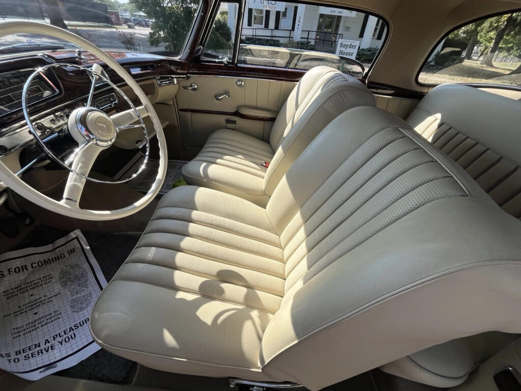 1960 Mercedes-Benz 220 S 220S