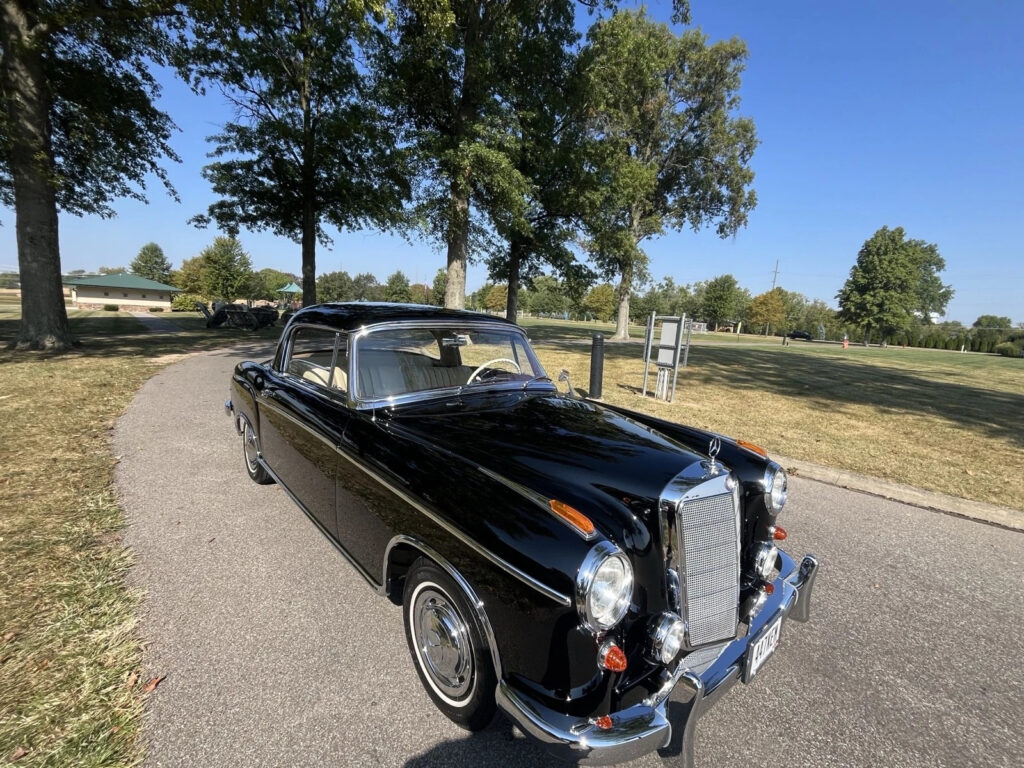 1960 Mercedes-Benz 220 S 220S