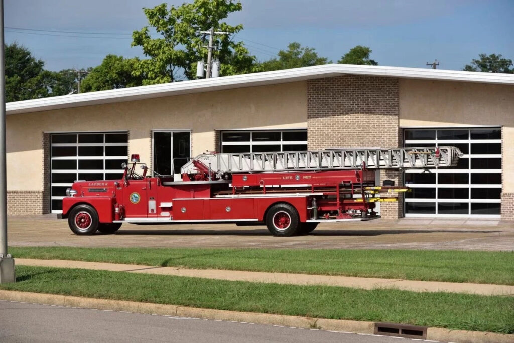 1960 Pirsch Aerial Ladder Fire Truck