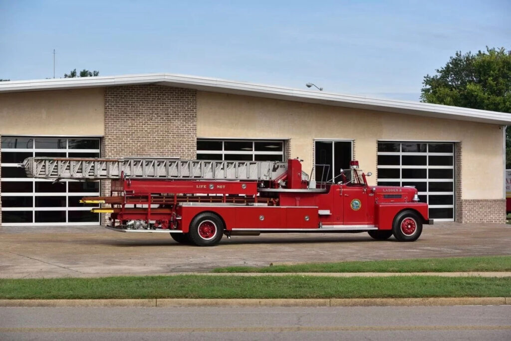 1960 Pirsch Aerial Ladder Fire Truck