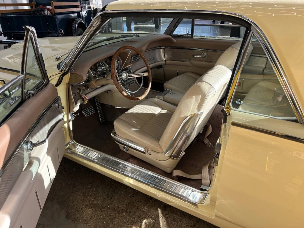 1963 Ford Thunderbird