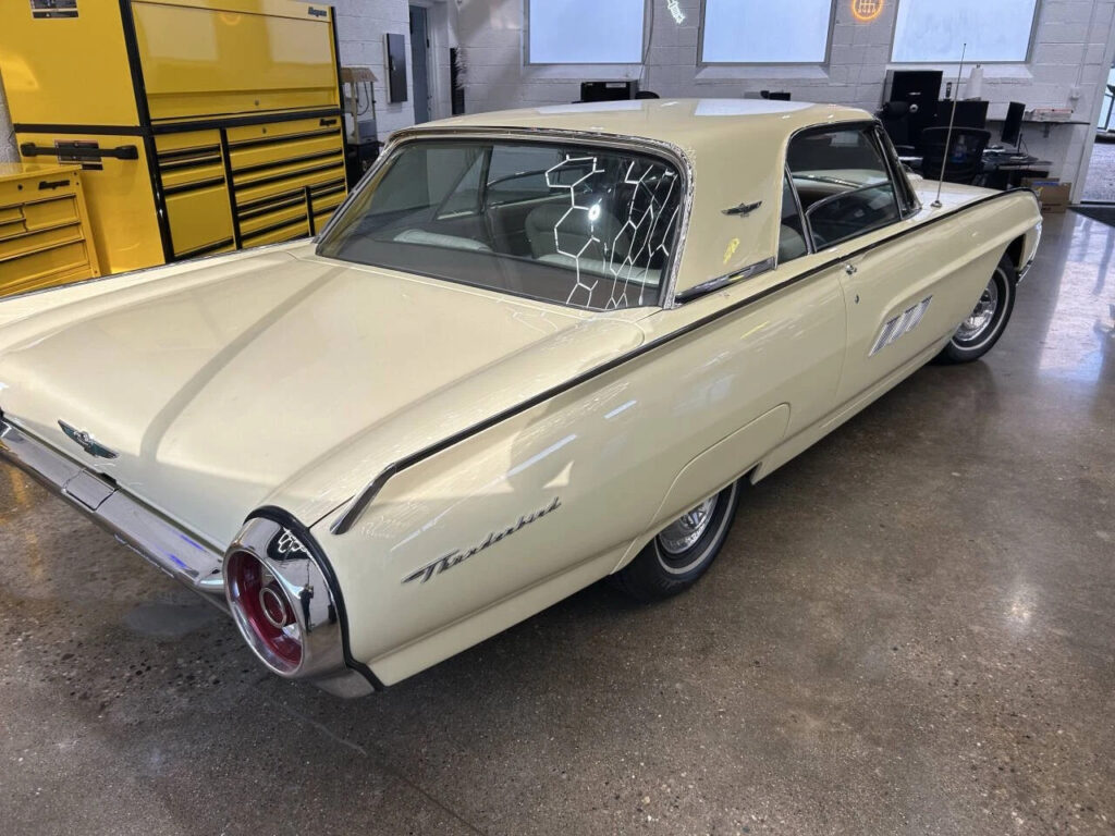 1963 Ford Thunderbird