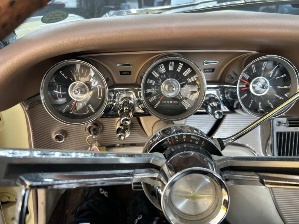 1963 Ford Thunderbird