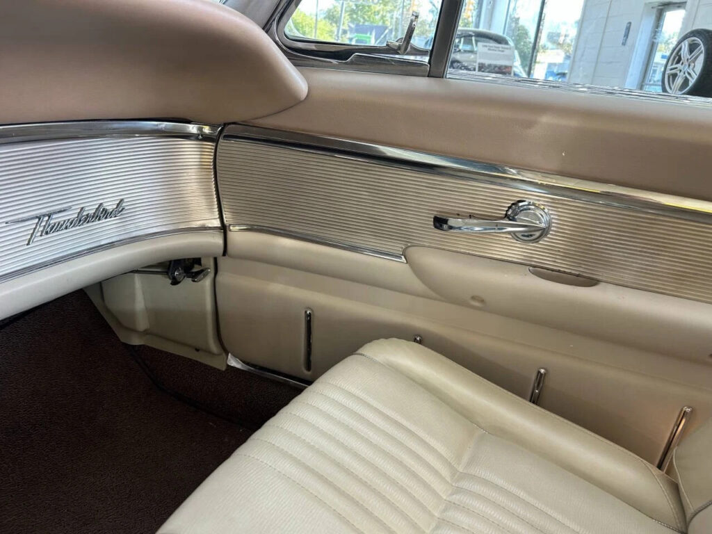 1963 Ford Thunderbird