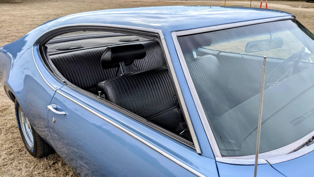 1969 Oldsmobile Cutlass low Miles Original Condition Rally Stripes Coupe