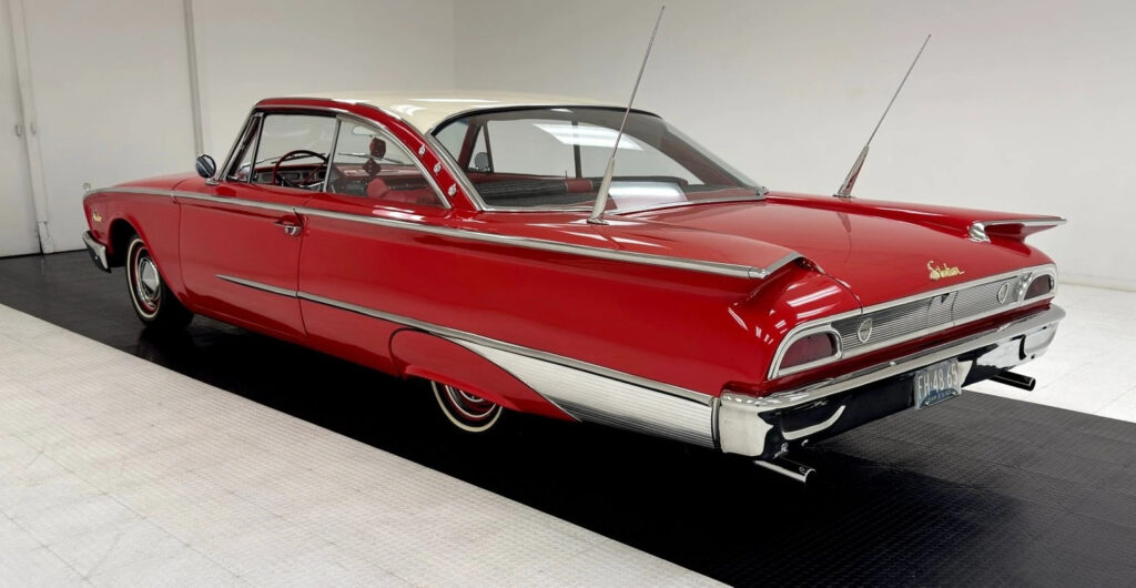 1960 Ford Galaxie Starliner 2 Door Club Victoria