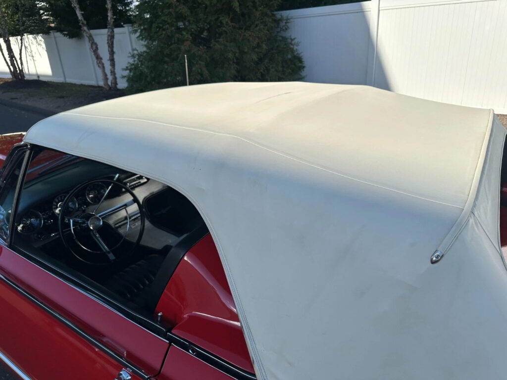 1962 Ford Thunderbird