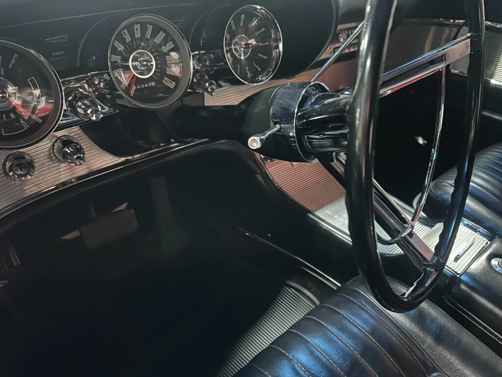 1962 Ford Thunderbird