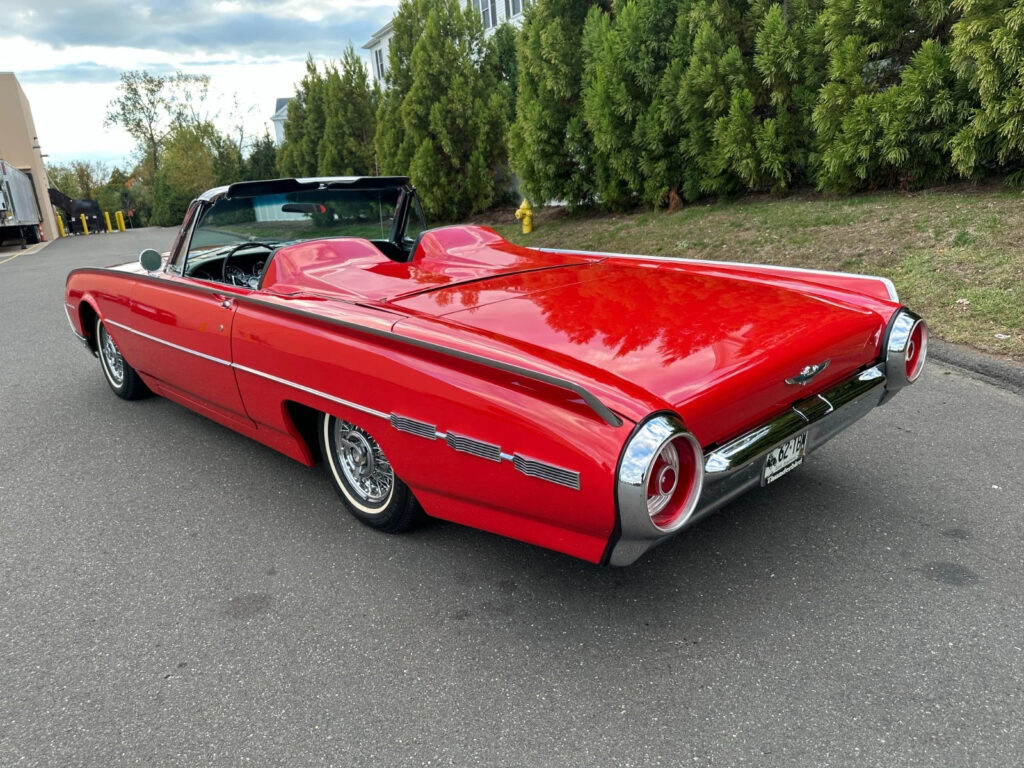 1962 Ford Thunderbird